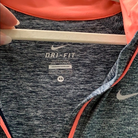 Nike Shirt - Picture 2 of 2